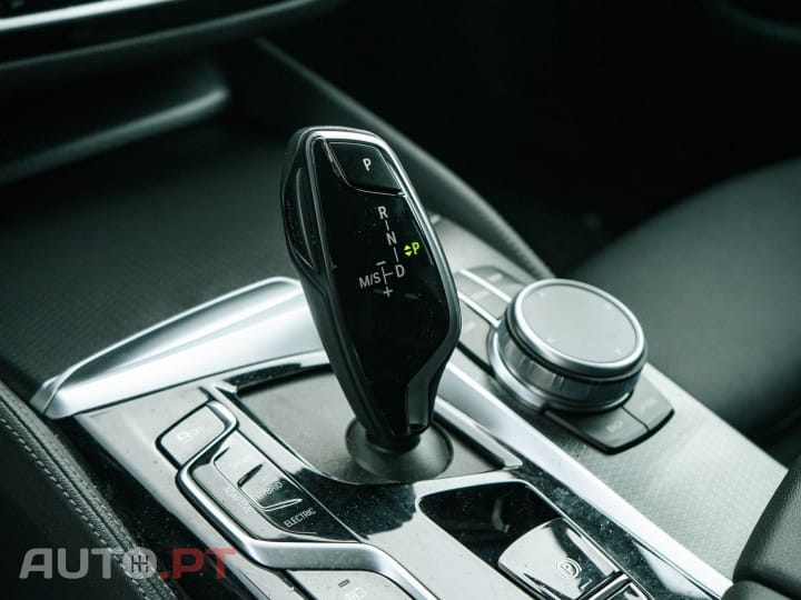 BMW 530 e Pack Desportivo M