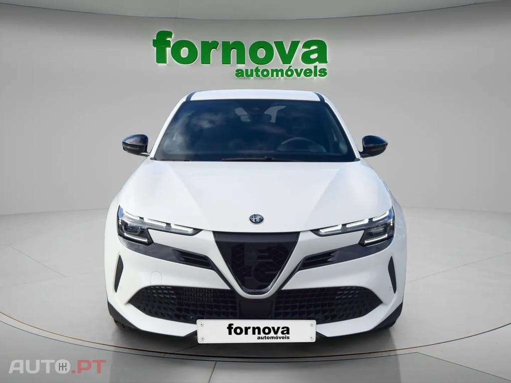 Alfa Romeo Junior 1.2 Speciale eDCT6