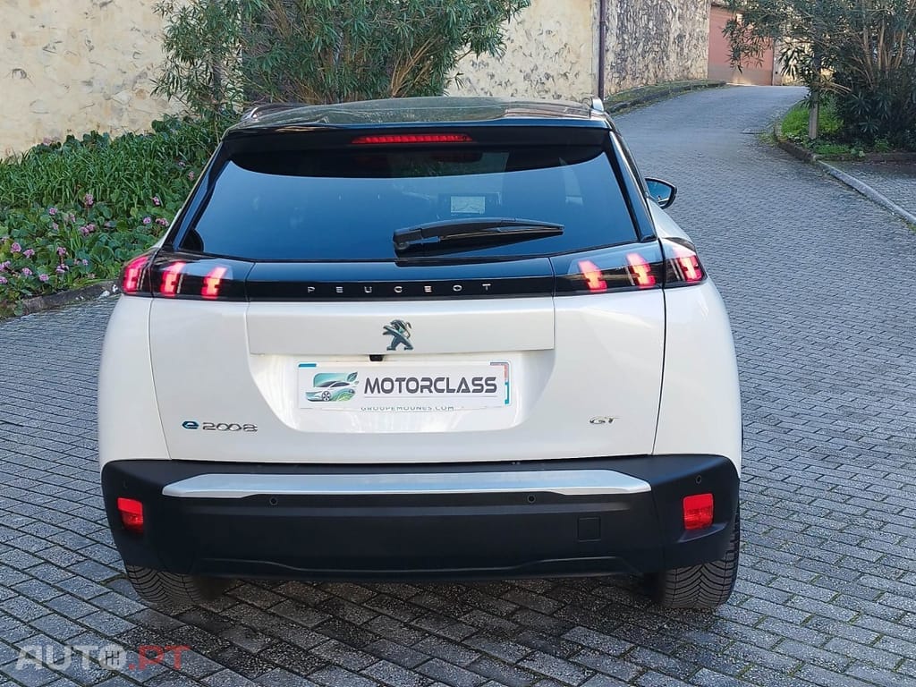 Peugeot E-2008 50 kWh GT