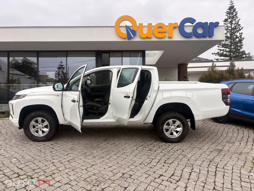 Mitsubishi L200 2.3 DI-D CD Invite Strakar Look 4WD