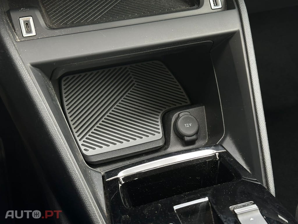 Citroen C4 X 1.2 PureTech Shine EAT8