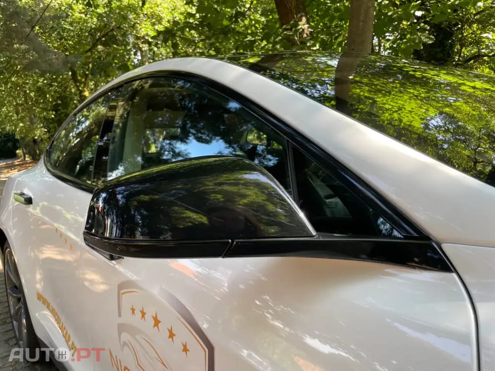 Tesla Model S 90D