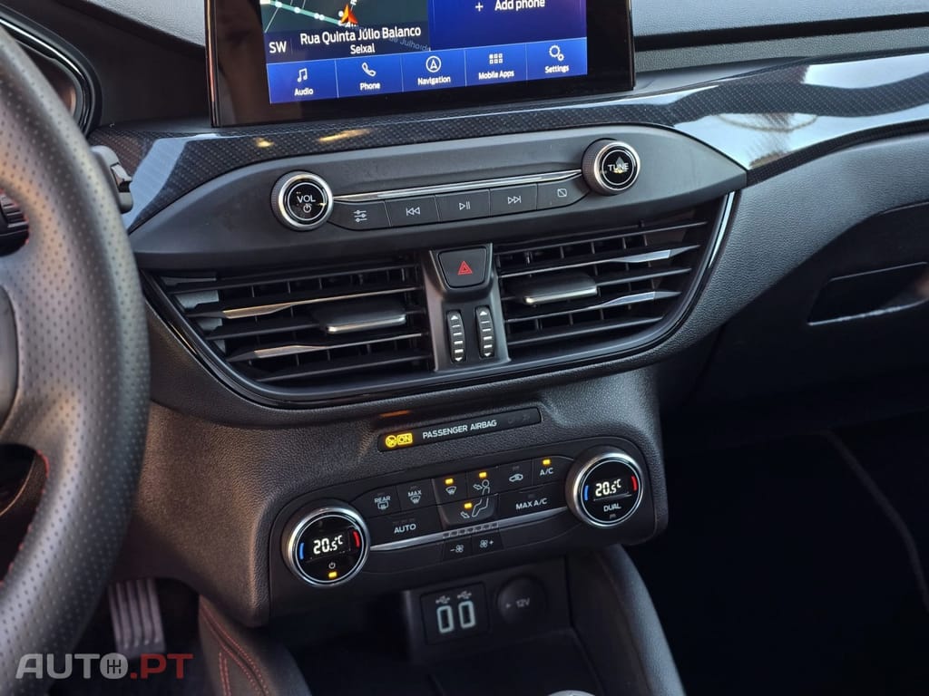 Ford Focus 1.0 EcoBoost Hybrid ST-LINE