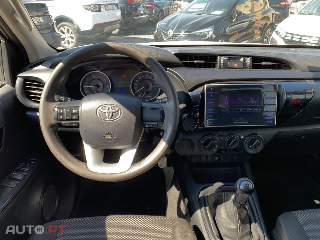 Toyota Hilux 2.4 D-4D 2WD CD