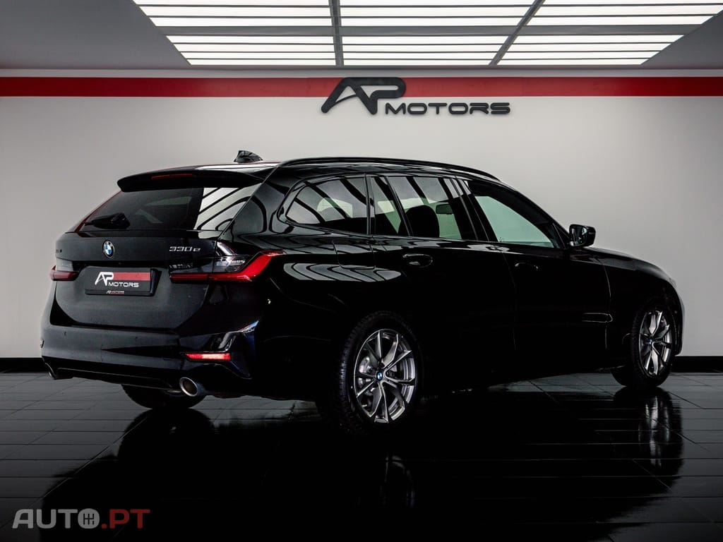 BMW 330 e Touring Line Sport Auto