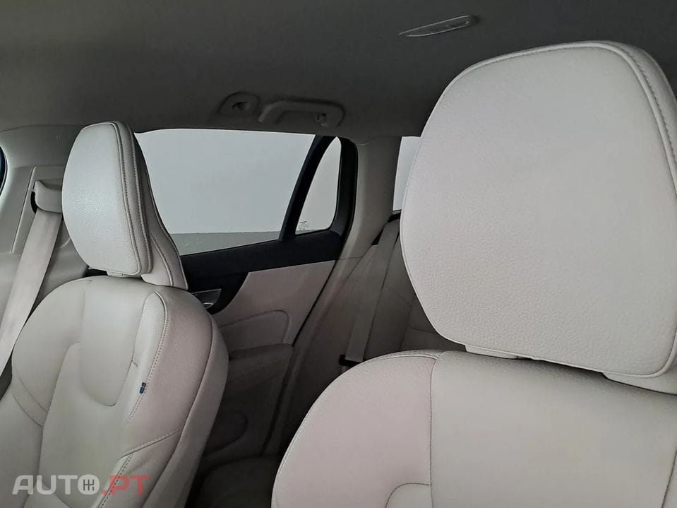 Volvo V60 2.0 B4 Core Auto