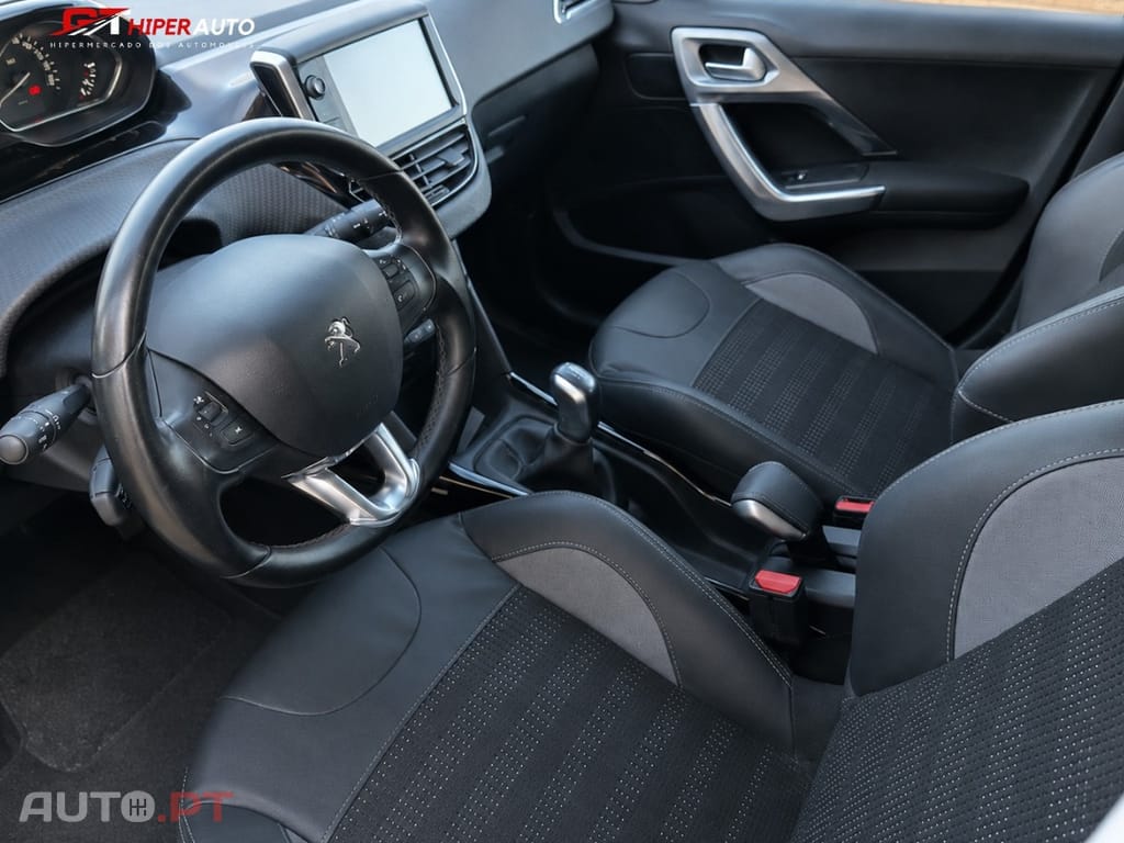 Peugeot 2008 1.2 PureTech Allure
