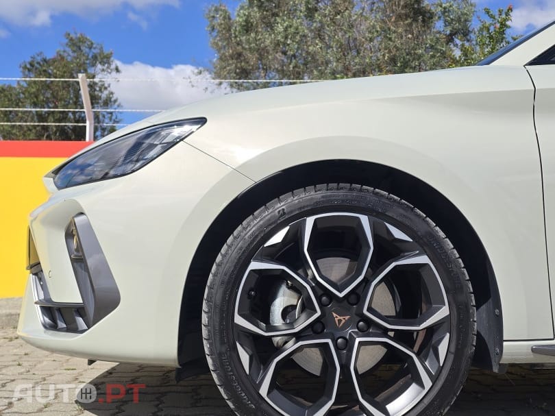 Cupra Leon 1.5 eTSI MID DSG