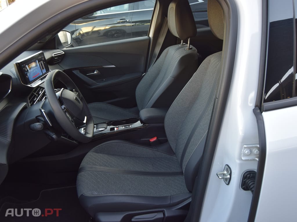 Peugeot 2008 1.2 PureTech Allure Pack EAT8