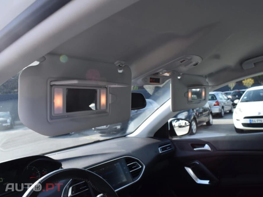 Peugeot 308 1.5 BlueHDi Business Line
