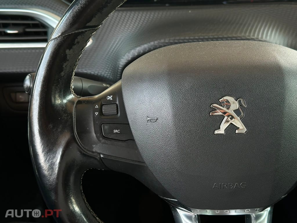Peugeot 2008 1.2 PureTech Allure