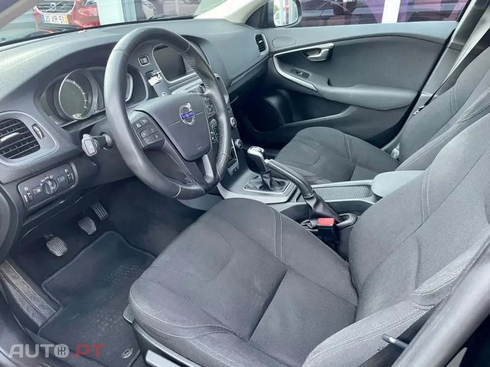 Volvo V40 Cross Country 2.0 D2 Momentum