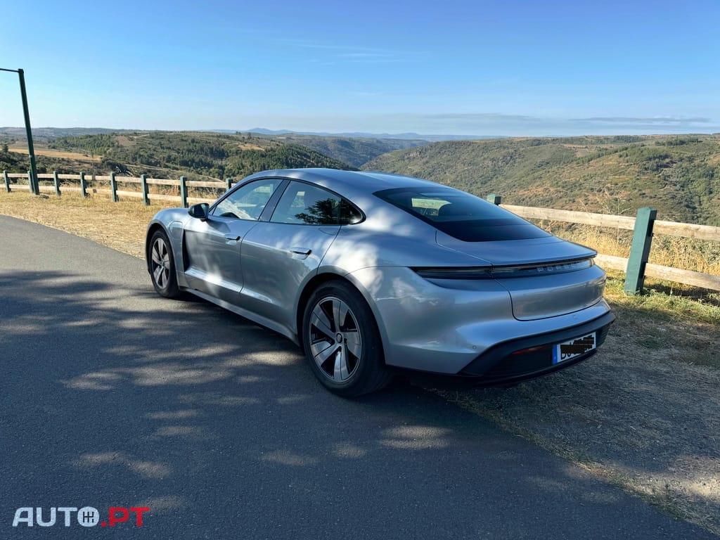 Porsche Taycan 4S