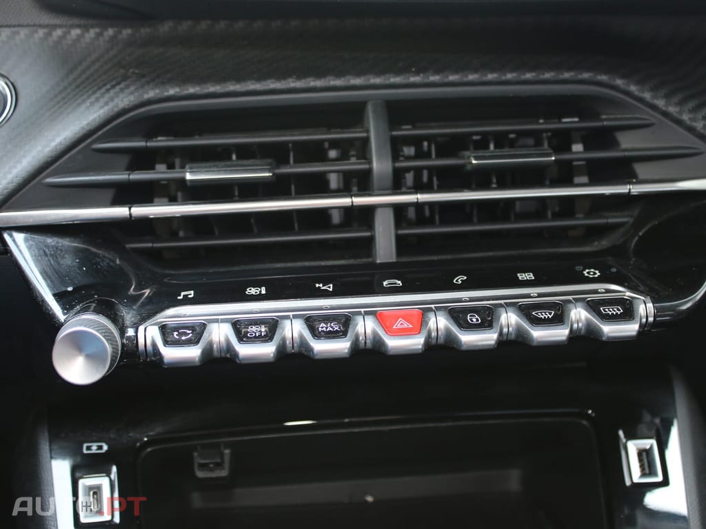 Peugeot 2008 1.5 BlueHDi Allure EAT8
