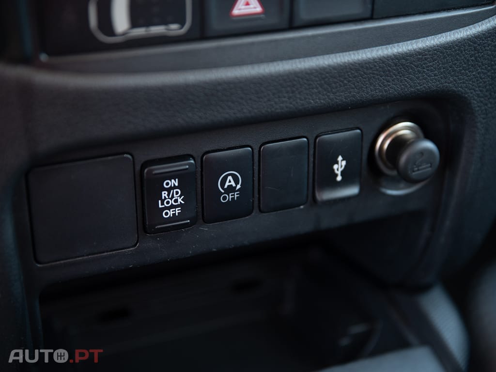 Mitsubishi L200 2.3 DI-D Space Cab Invite 4WD