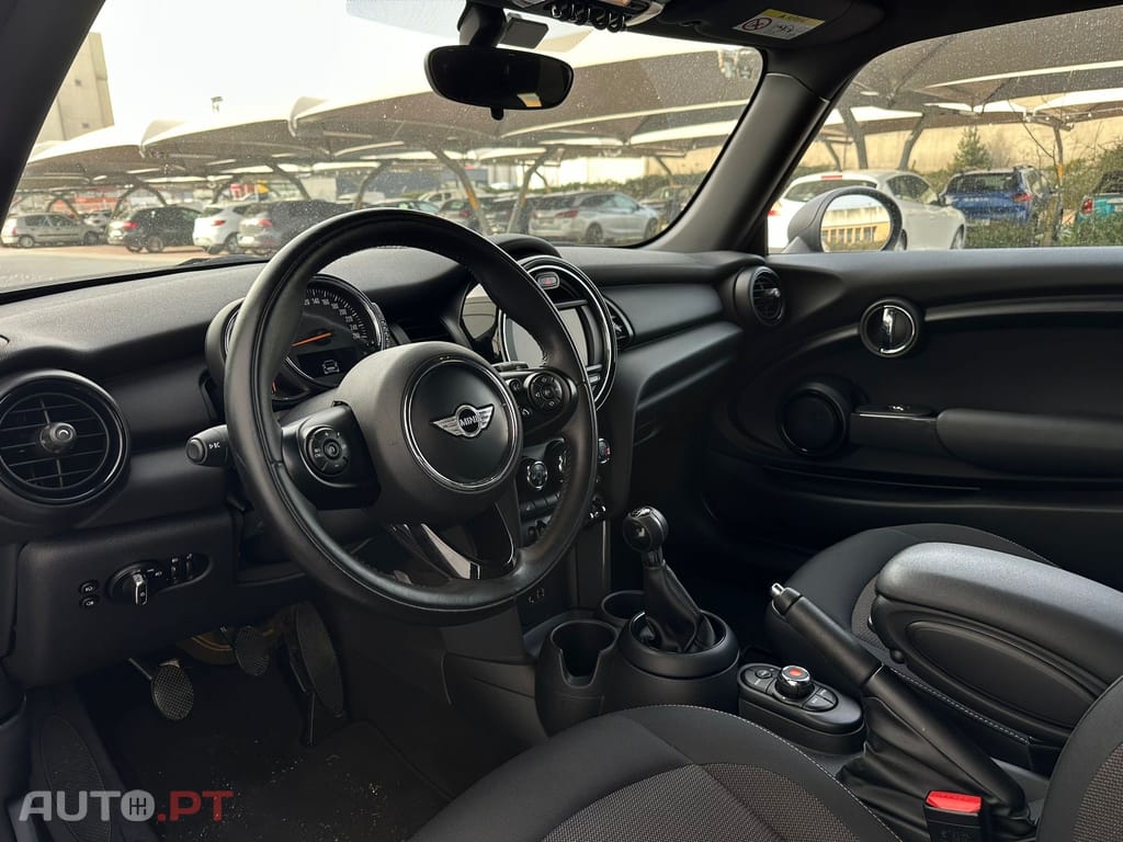 MINI Cooper One Blackyard