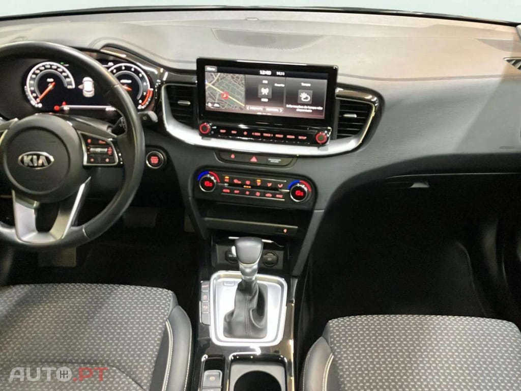 Kia Xceed 1.4 T-GDI Tech + SRF 7DCT