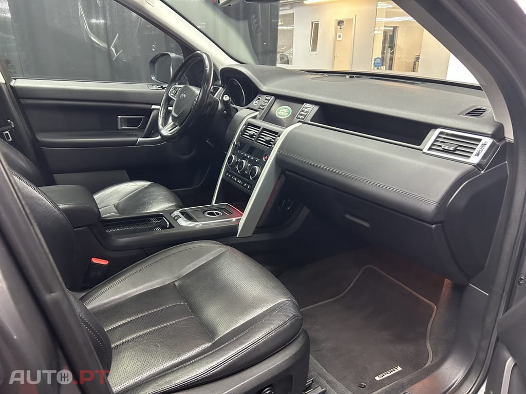 Land Rover Discovery Sport 2.0 D AWD SE
