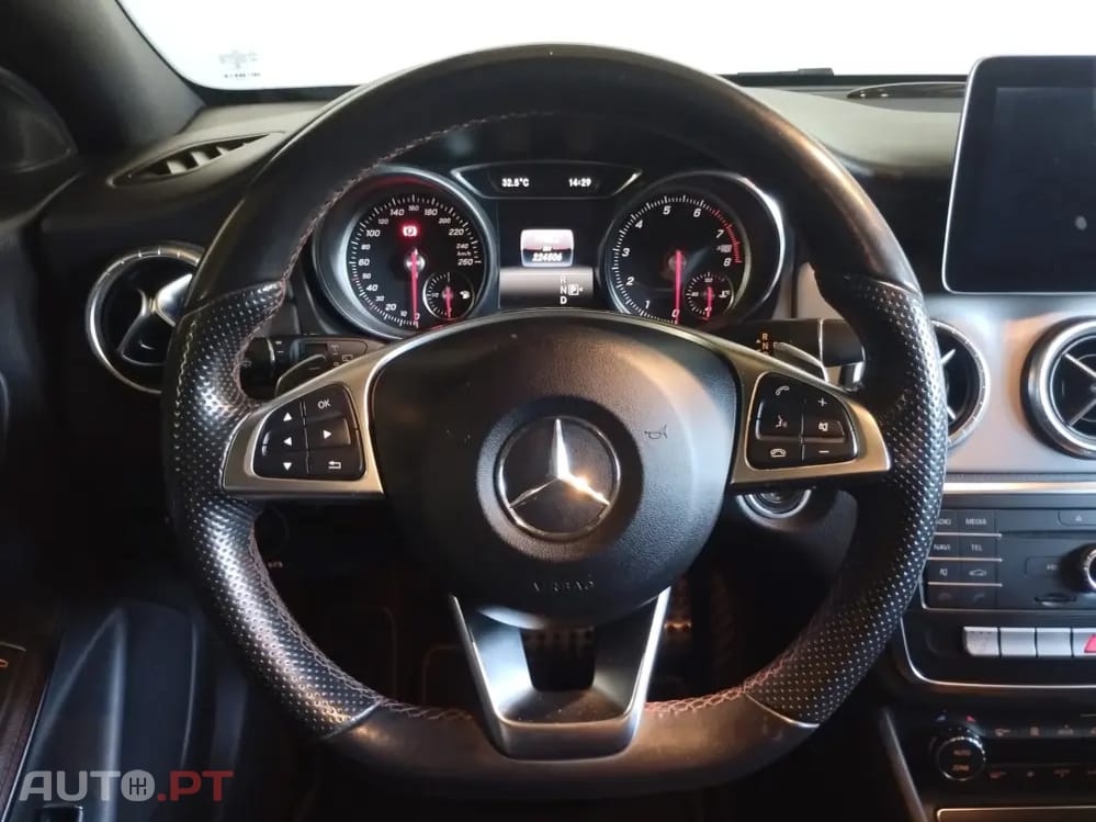 Mercedes-Benz CLA 200 Shooting Brake AMG Line