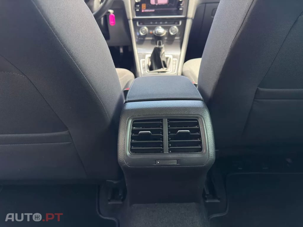 Volkswagen Golf 1.0 TSI R-Line