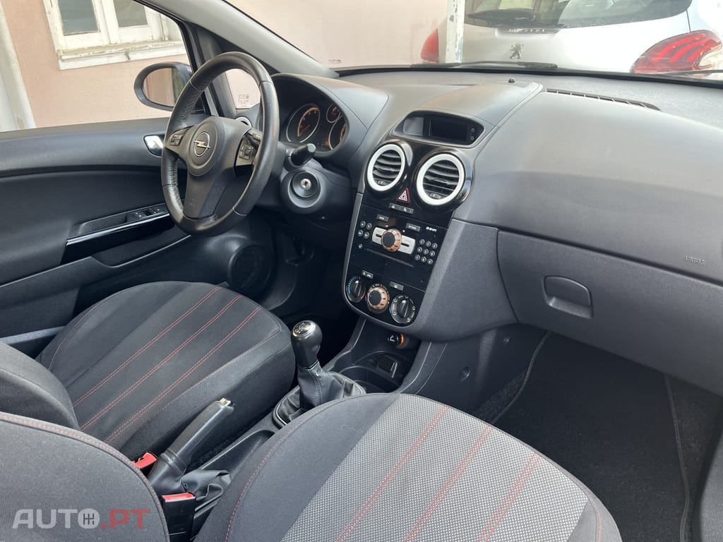 Opel Corsa 1.2 Black Edition