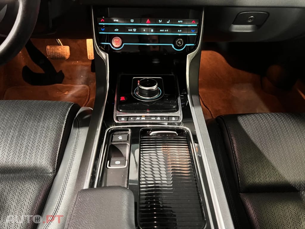 Jaguar XF 2.0 D