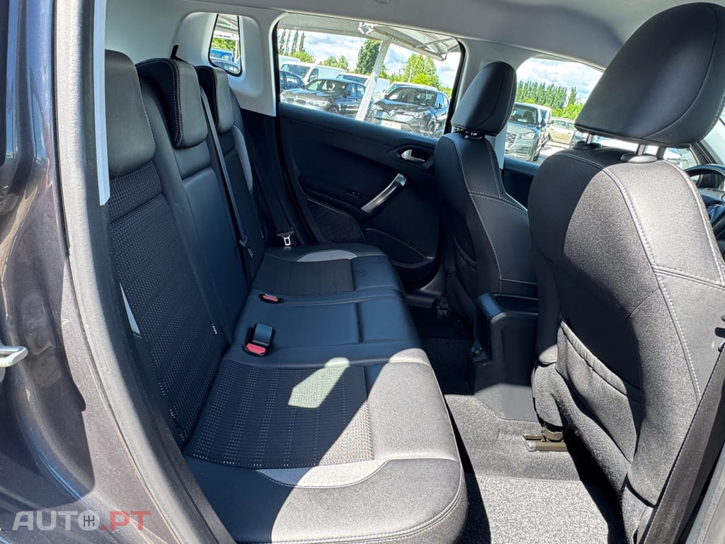 Peugeot 2008 1.2 PureTech Allure