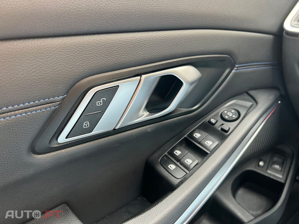 BMW 330 X DRIVE Pack M 