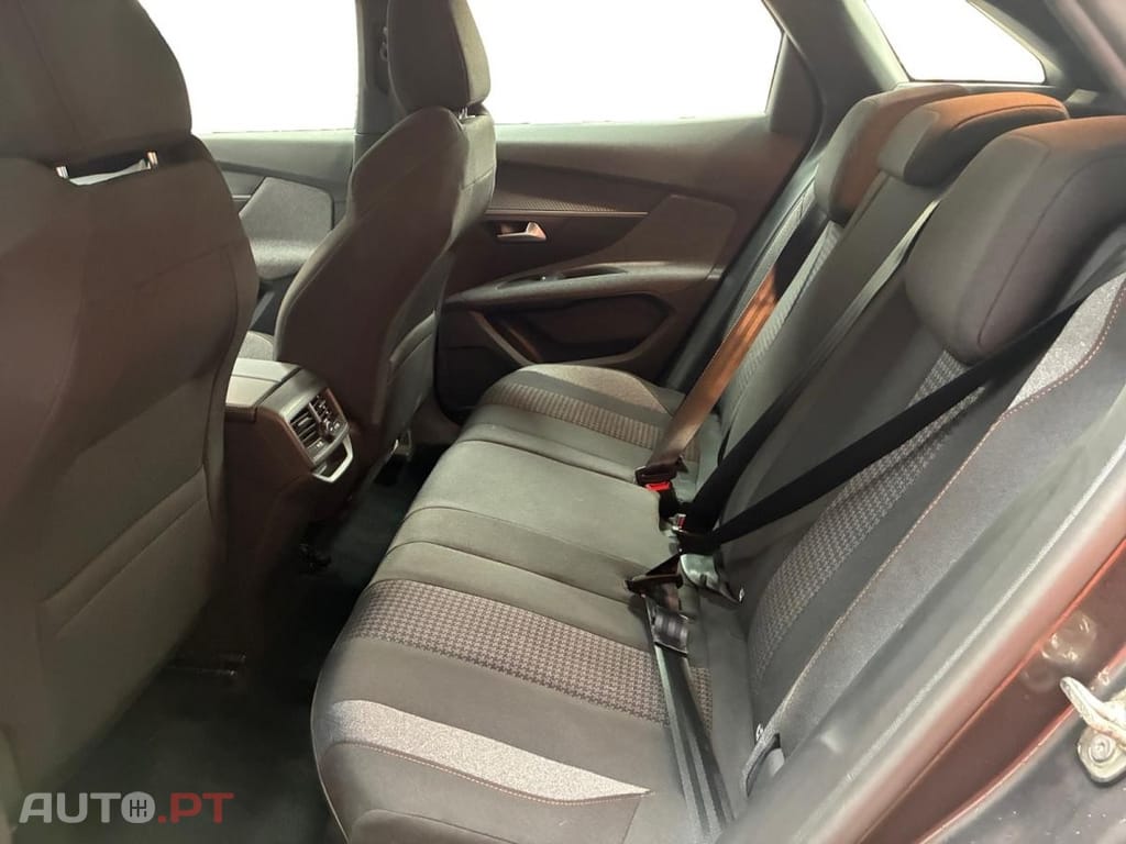 Peugeot 3008 1.5 BlueHDi Active Pack EAT8