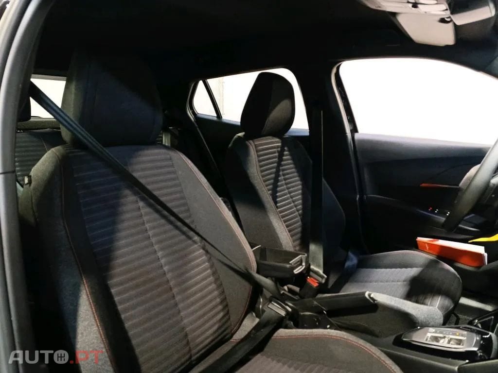 Peugeot 2008 1.5 BlueHDi Active Pack EAT8