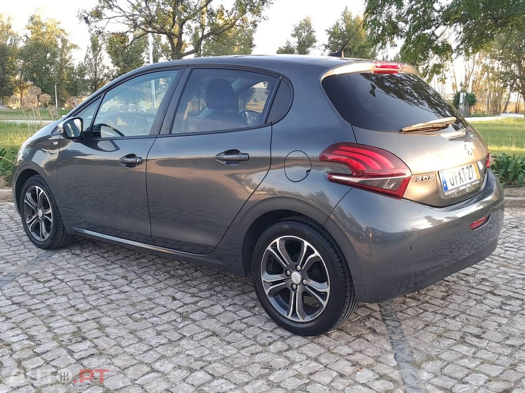 Peugeot 208 1.6 BlueHDi Style
