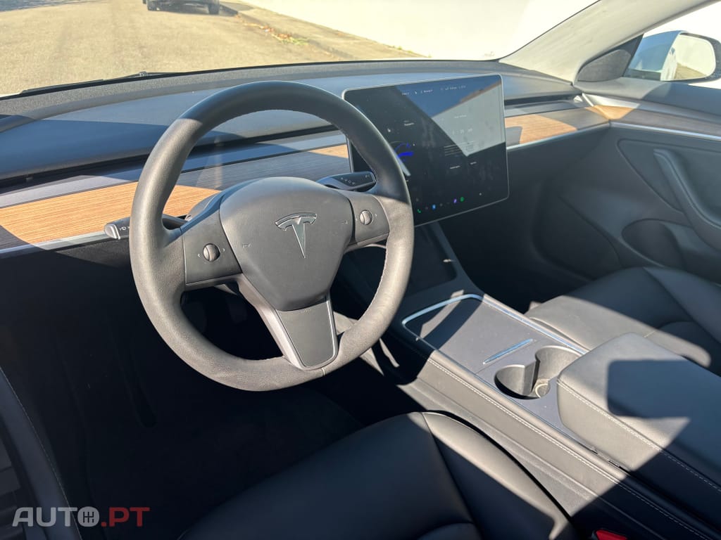 Tesla Model 3 Standard Range Plus RWD