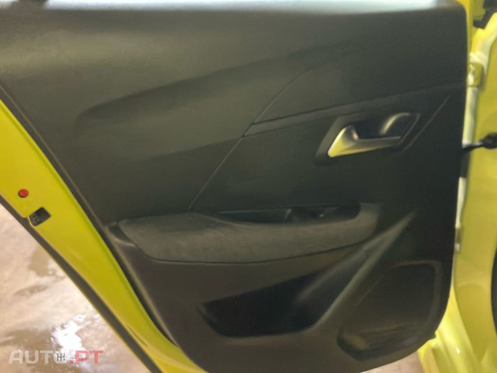 Peugeot 208 1.2 Hybrid Allure e-DCS6