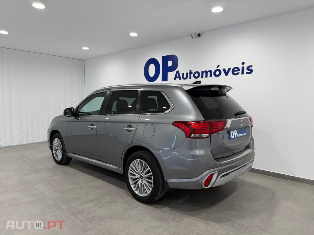 Mitsubishi Outlander 2.4 Intense