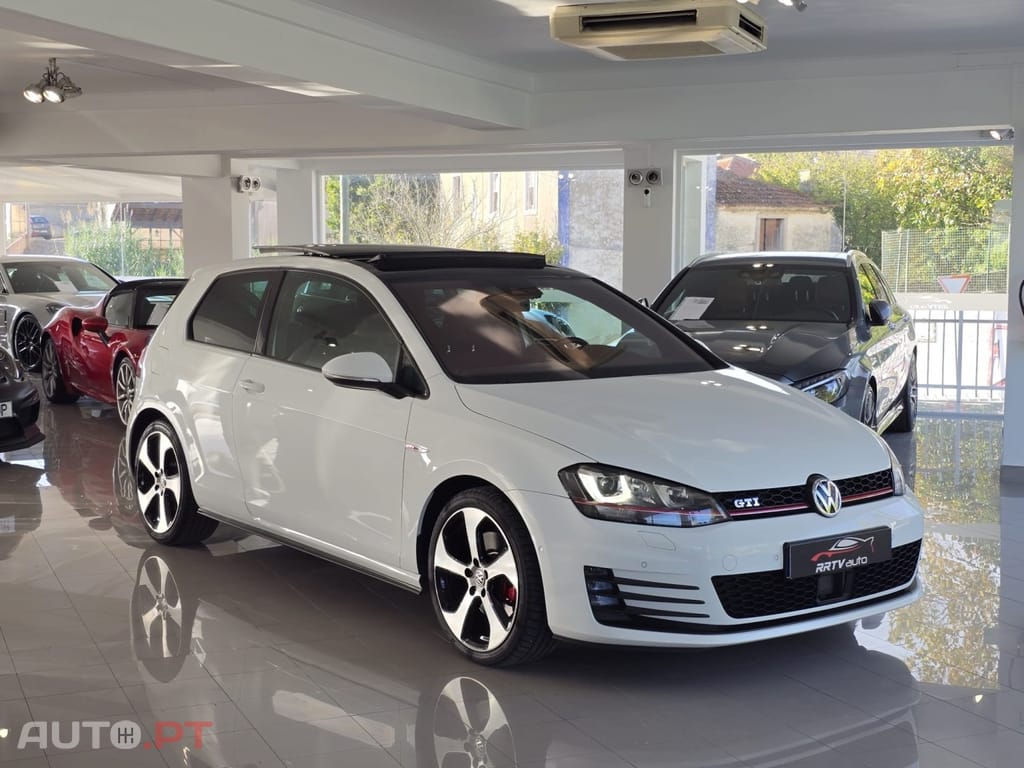 Volkswagen Golf 2.0 TSI GTI DSG