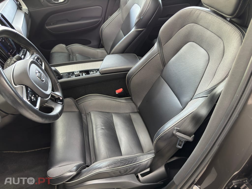 Volvo XC60 2.0 T8 PHEV R-Design AWD