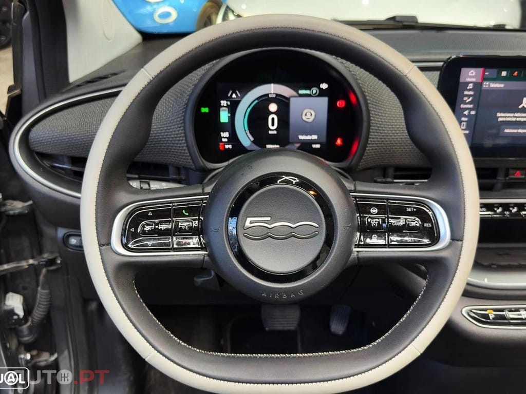 Fiat 500e La Prima
