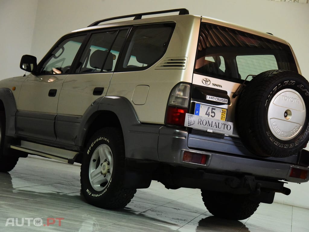 Toyota Land Cruiser 3.0 TD Pack 2