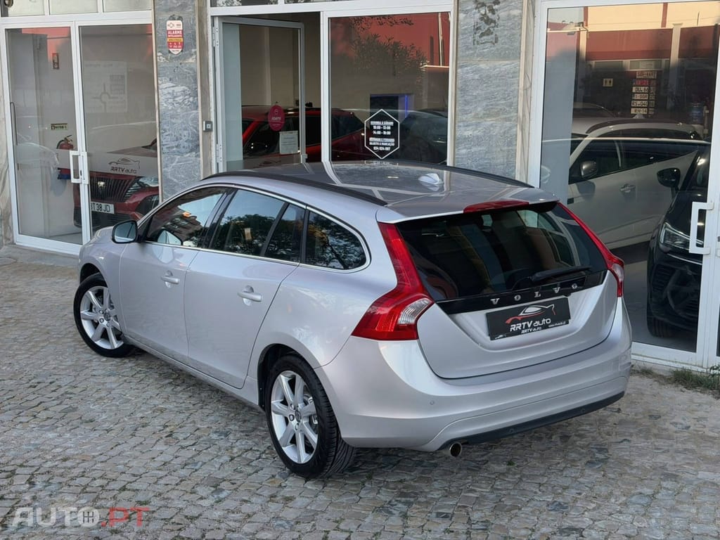Volvo V60 2.0 D2 Momentum Drive