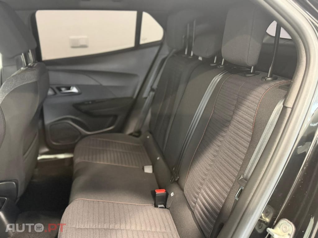 Peugeot 2008 1.5 BlueHDi Active Pack EAT8