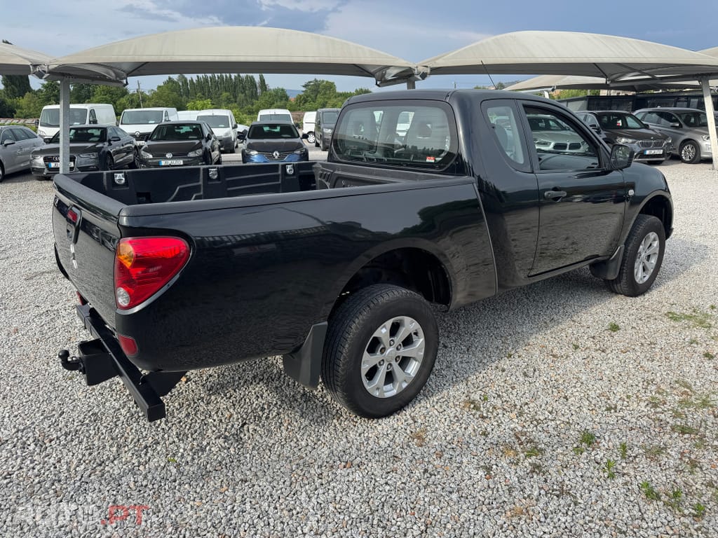 Mitsubishi L200 2.5 DI-D Club Intense 4WD