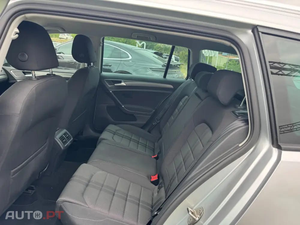Volkswagen Golf Variant 1.6 TDi Highline DSG