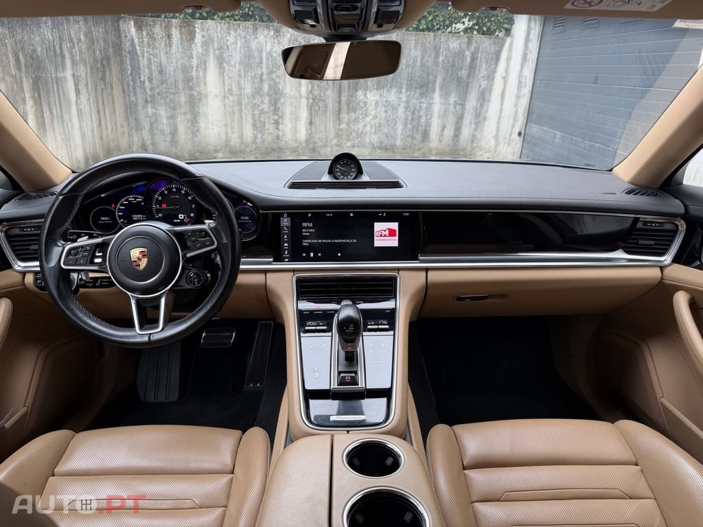 Porsche Panamera 4 E-Hybrid Platinum Edition