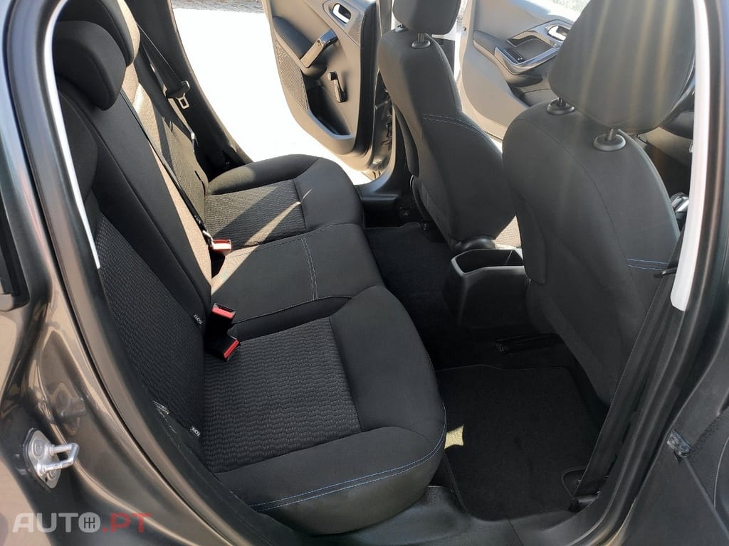 Peugeot 208 1.6 BlueHDi Style