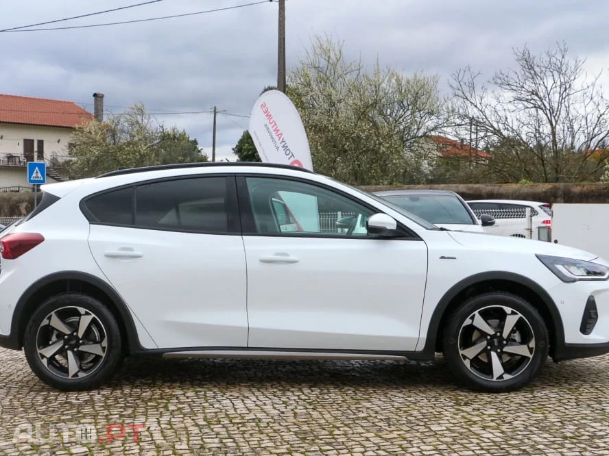 Ford Focus 1.0 EcoBoost MHEV Active