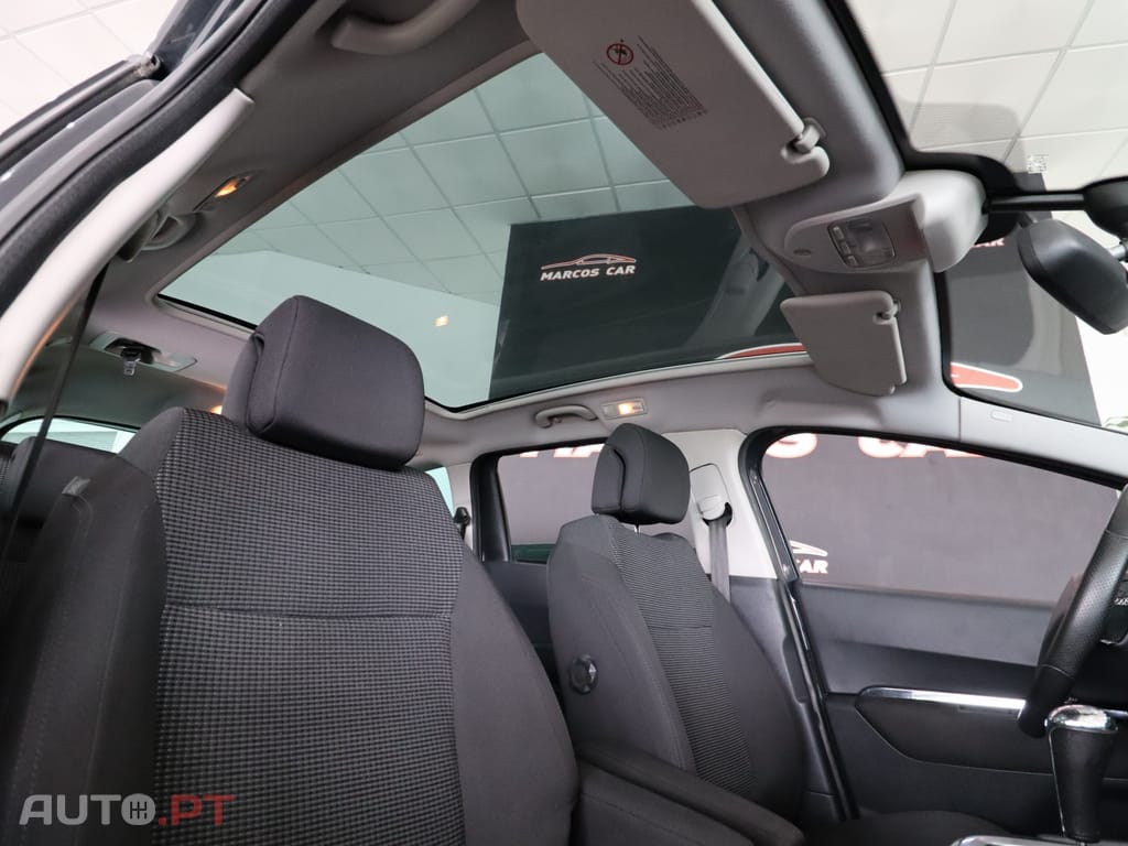 Peugeot 5008 1.6 E-HDi 7L Active 2-Tronic