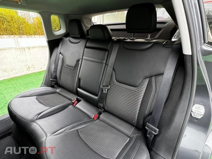 Jeep Compass 1.3 T Limited