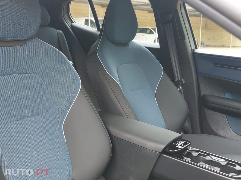 Volvo EX30 69 kWh Single Motor Extended Range Core