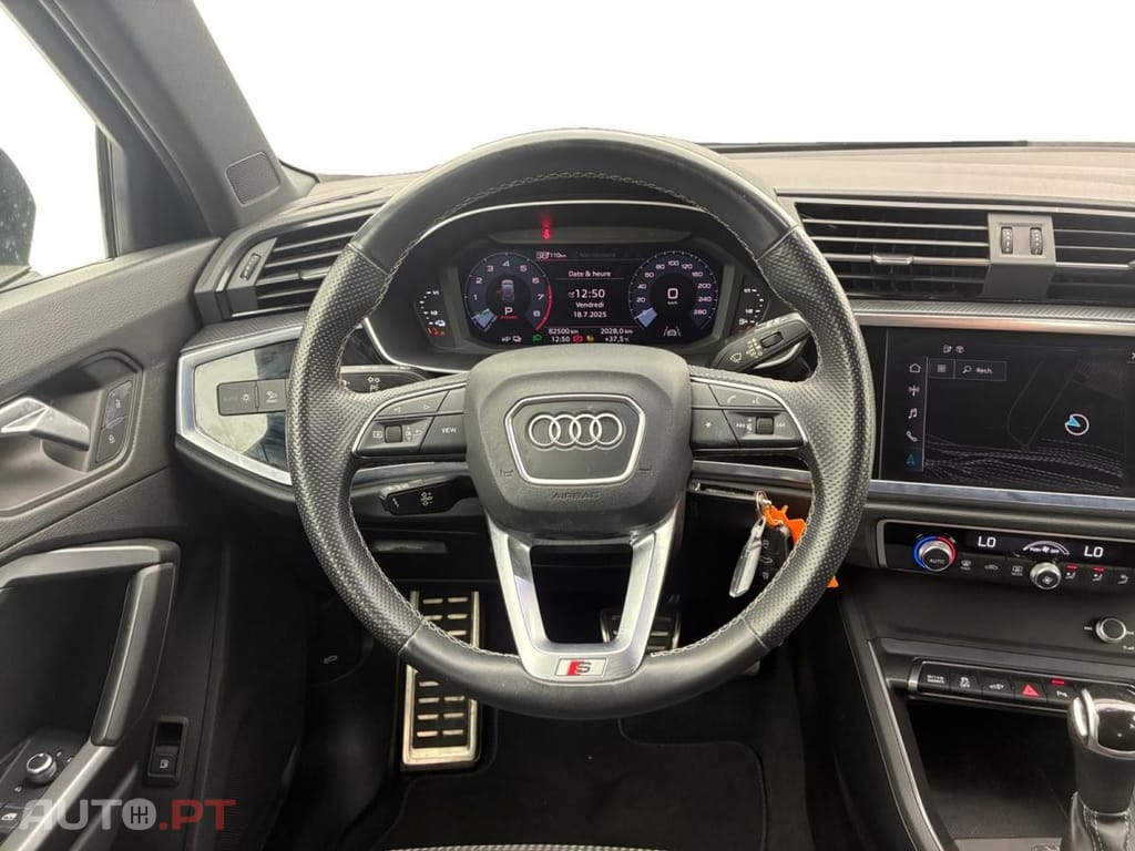 Audi Q3 45 TFSIe S line S tronic