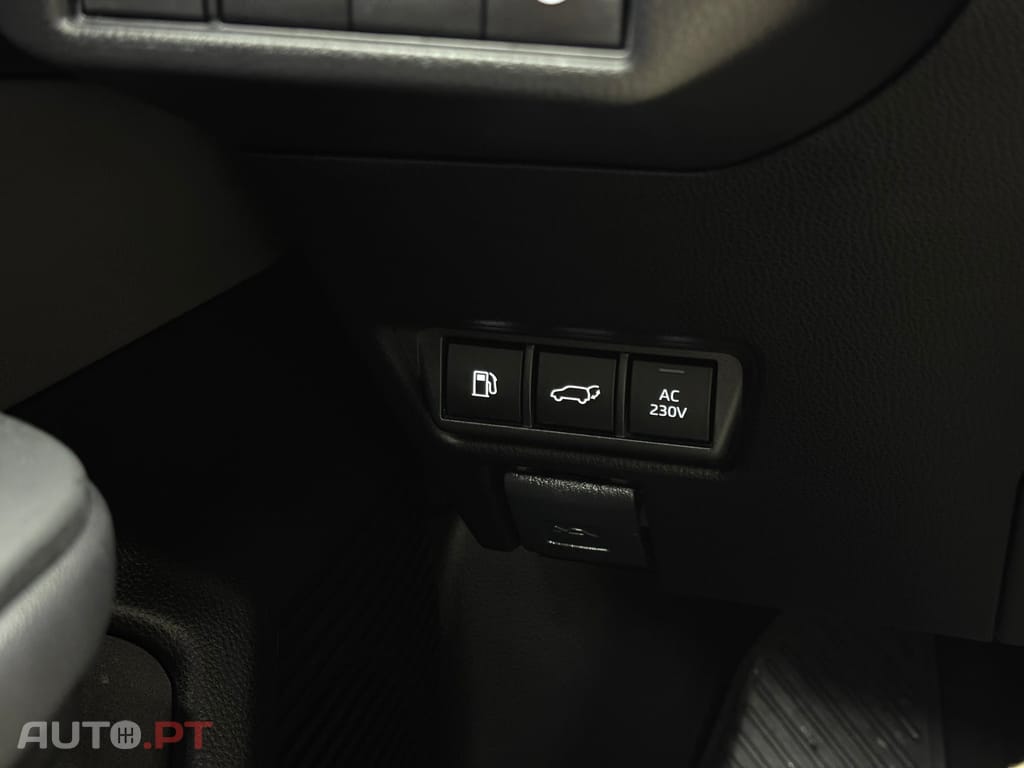 Toyota Prius 2.0 Plug-in Luxury